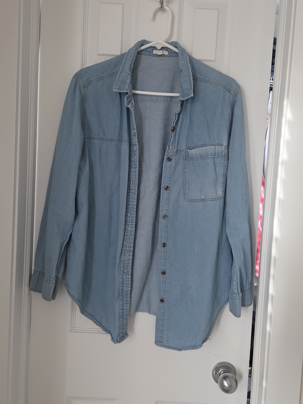 Light Wash Denim Button-Down Shirt - Women's Casual Sise L